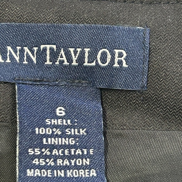 And Taylor women’s size 6 ankle pants,split bottom legs, black color fully lined - Picture 7 of 8